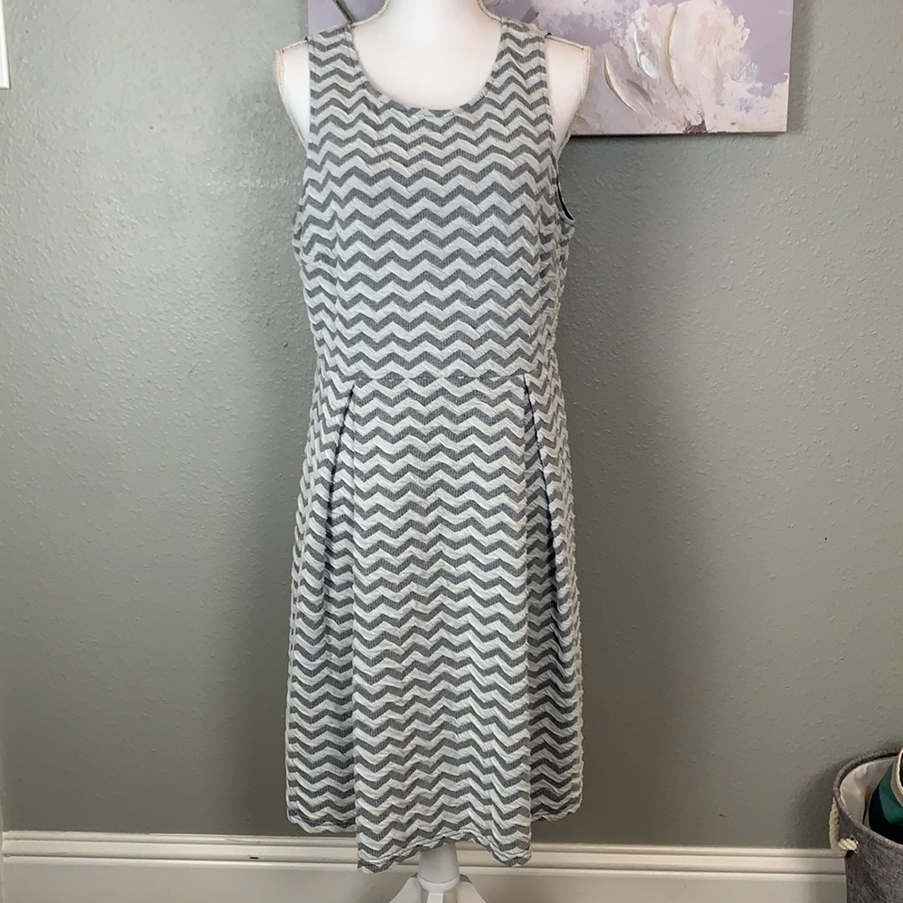 41 Hawthorn Gray Chevron Zig Zag Casual Dress